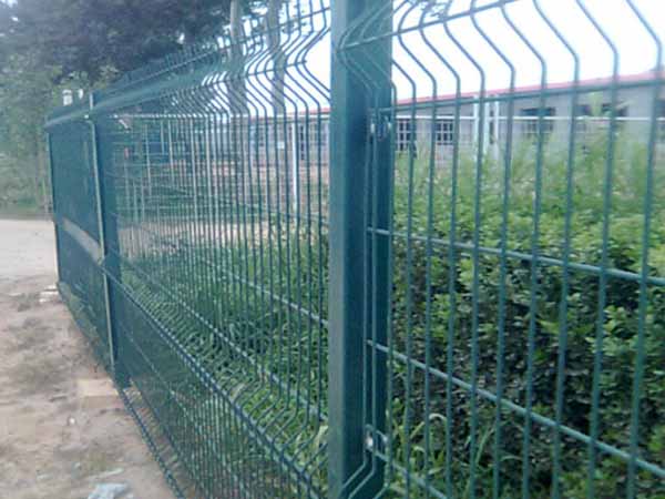 折彎護欄網(wǎng) - 安平縣全昊金屬絲網(wǎng)制品有限公司圖片2