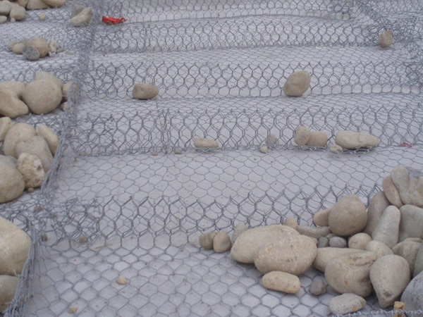 雷諾護(hù)墊 - 安平縣全昊金屬絲網(wǎng)制品有限公司圖片5